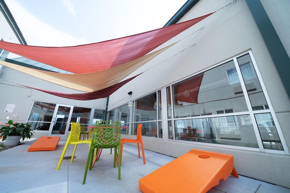 The Inn & Suites Omaha Near Zoo Bagian luar foto