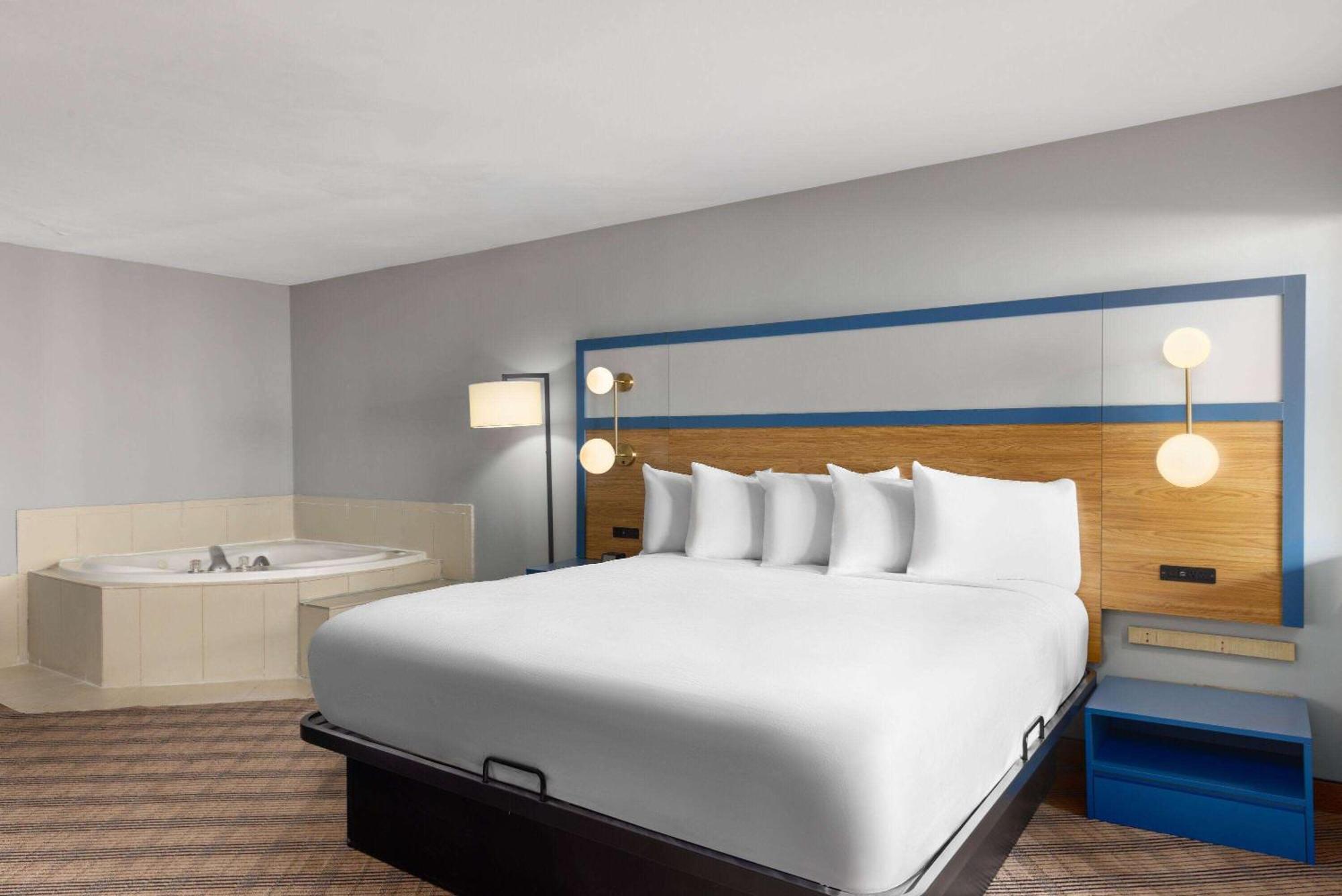 The Inn & Suites Omaha Near Zoo Bagian luar foto