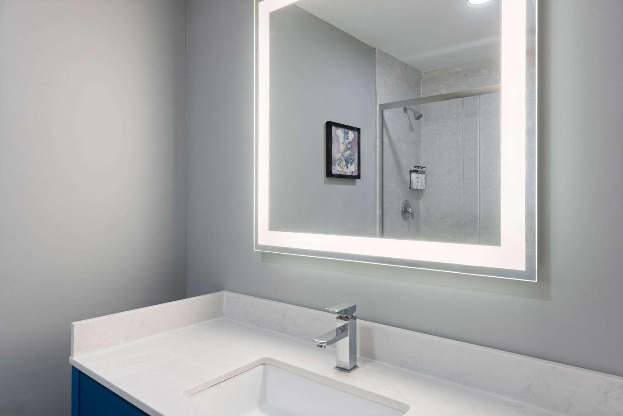 The Inn & Suites Omaha Near Zoo Bagian luar foto