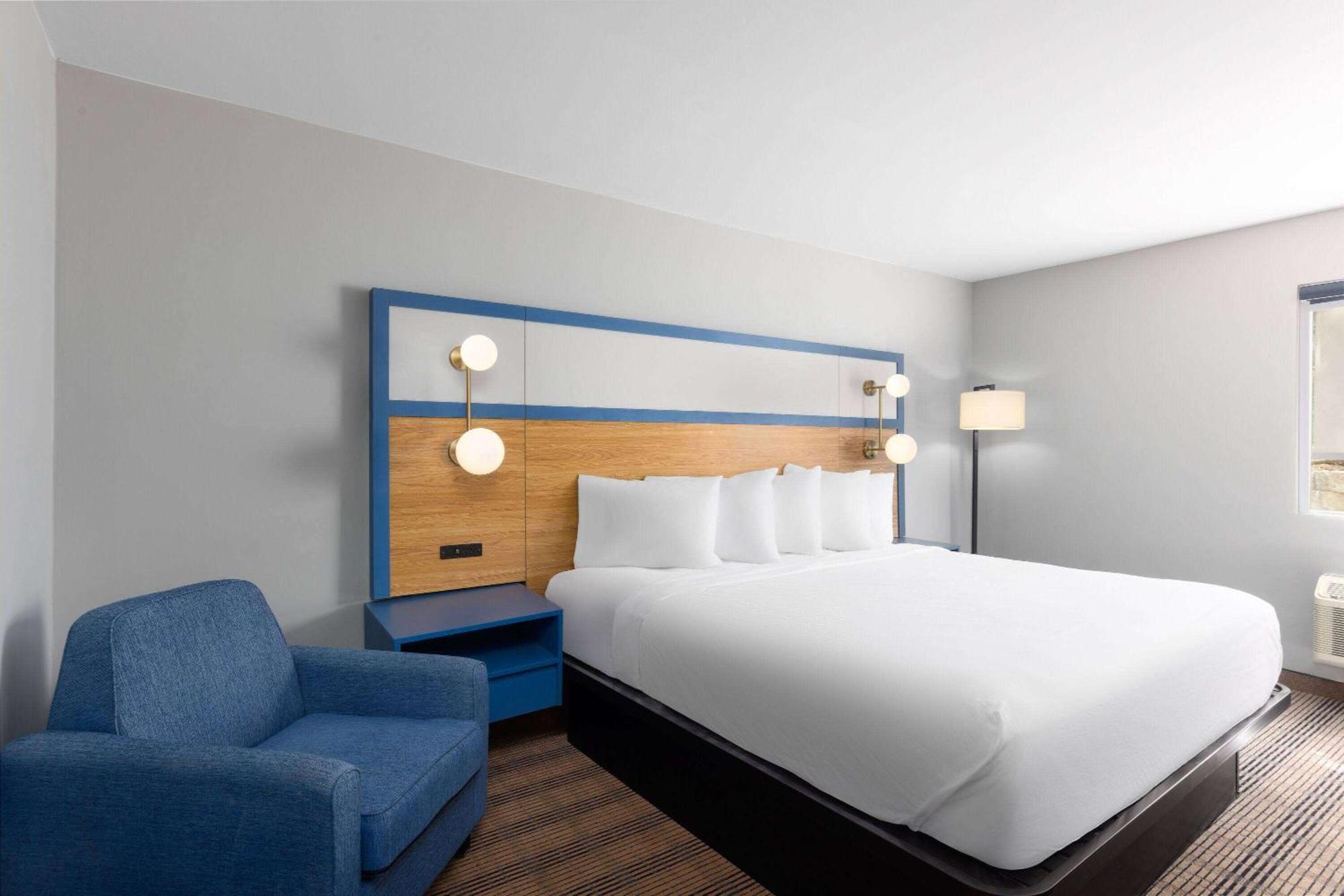The Inn & Suites Omaha Near Zoo Bagian luar foto