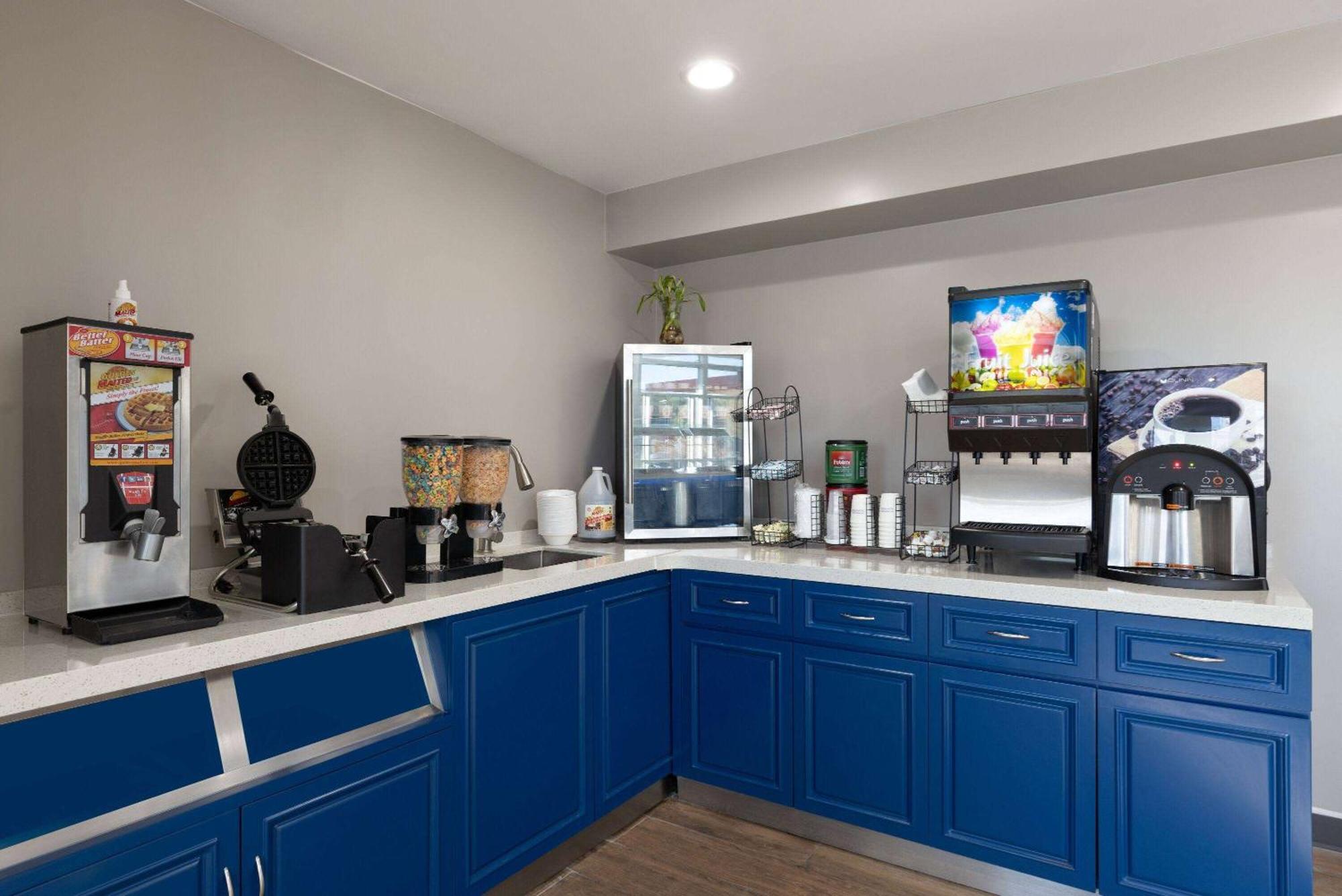 The Inn & Suites Omaha Near Zoo Bagian luar foto