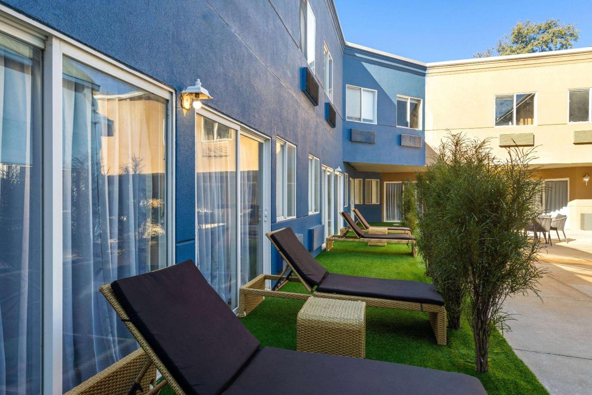 The Inn & Suites Omaha Near Zoo Bagian luar foto